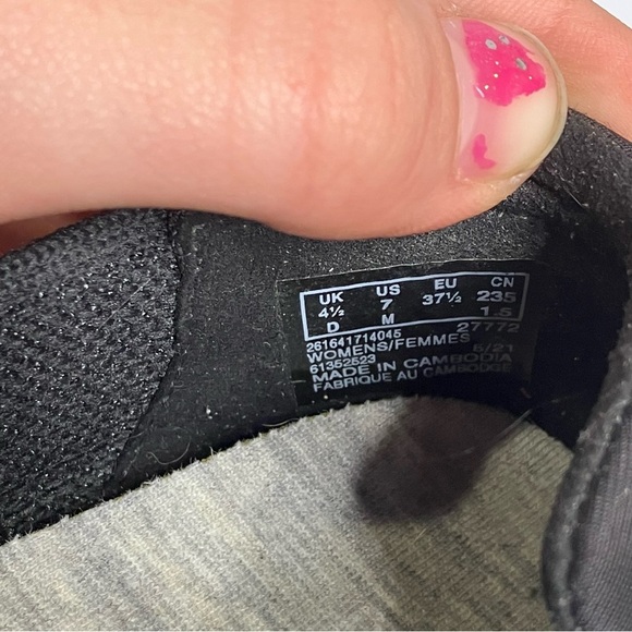 Clarks black knit flats casual women’s size 7 - Picture 8 of 8